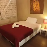Open Bed and breakfast